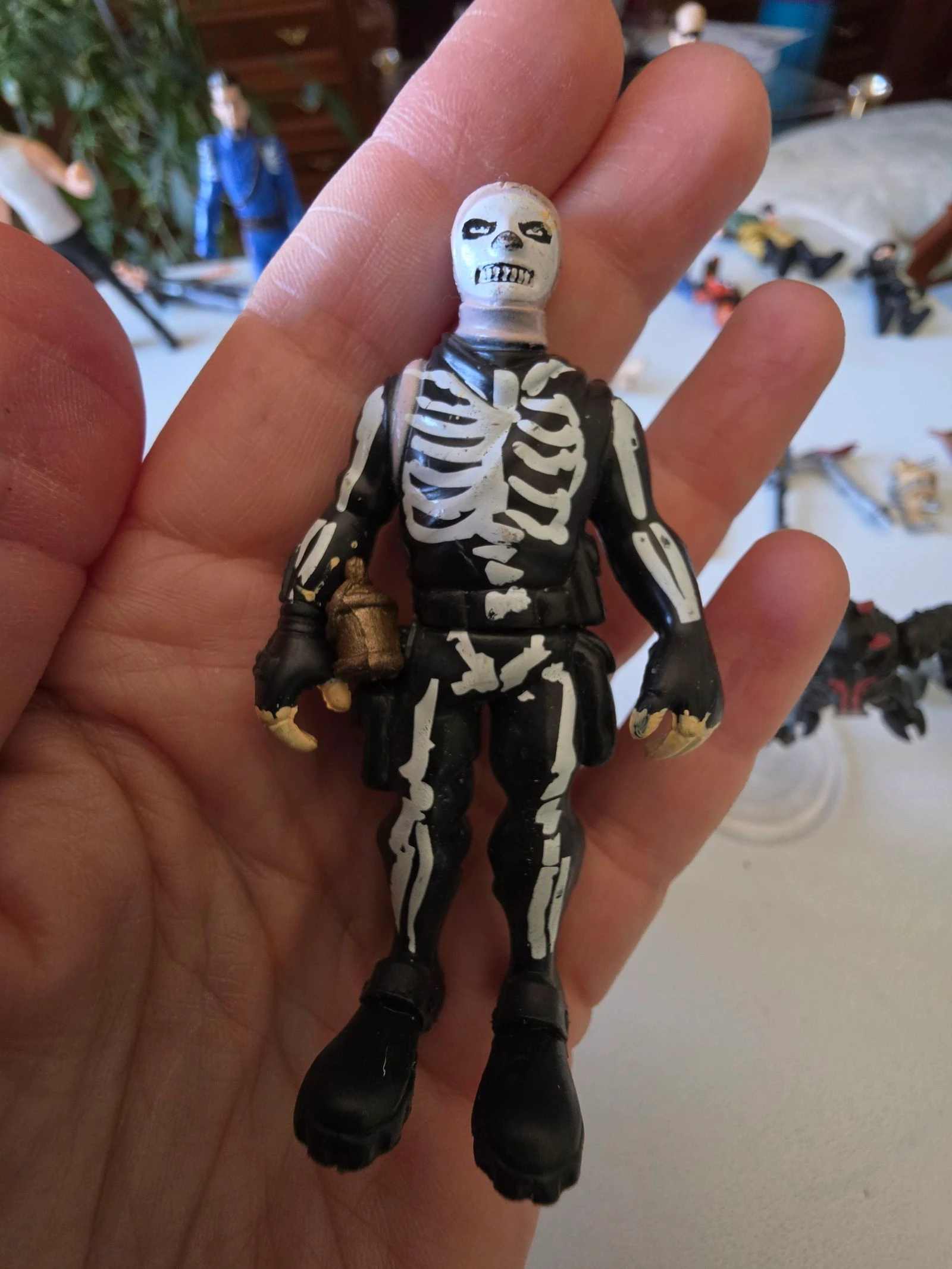28 Figurines Fortnite de différentes tailles, armes et bases – photo 11